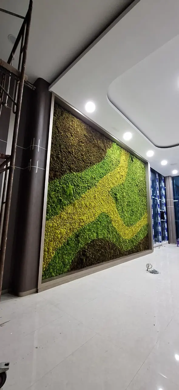Moss Wall Loby Kantor
