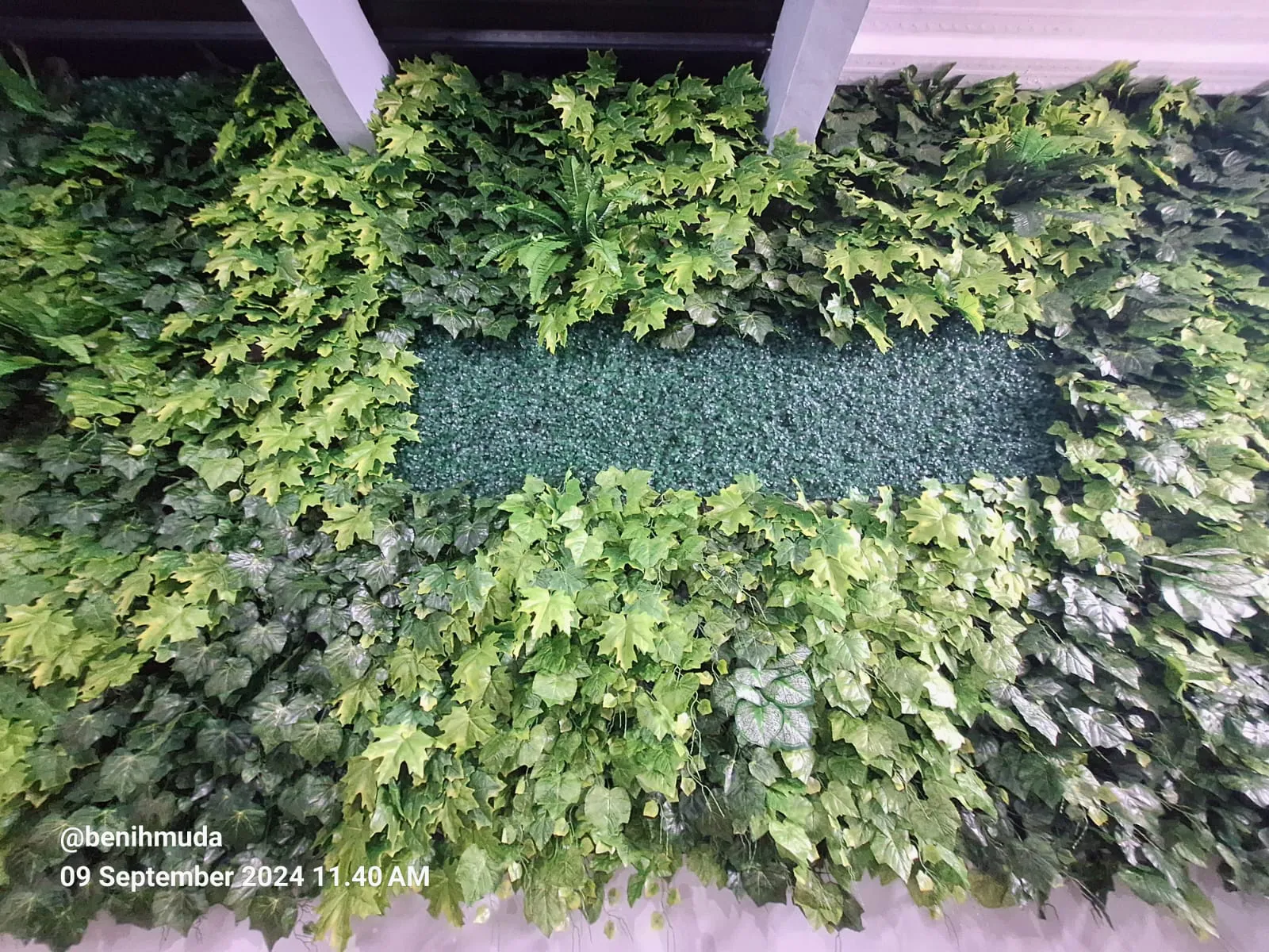 Vertical Garden Sintetis | Dinding Hijau Estetis & Tahan Lama